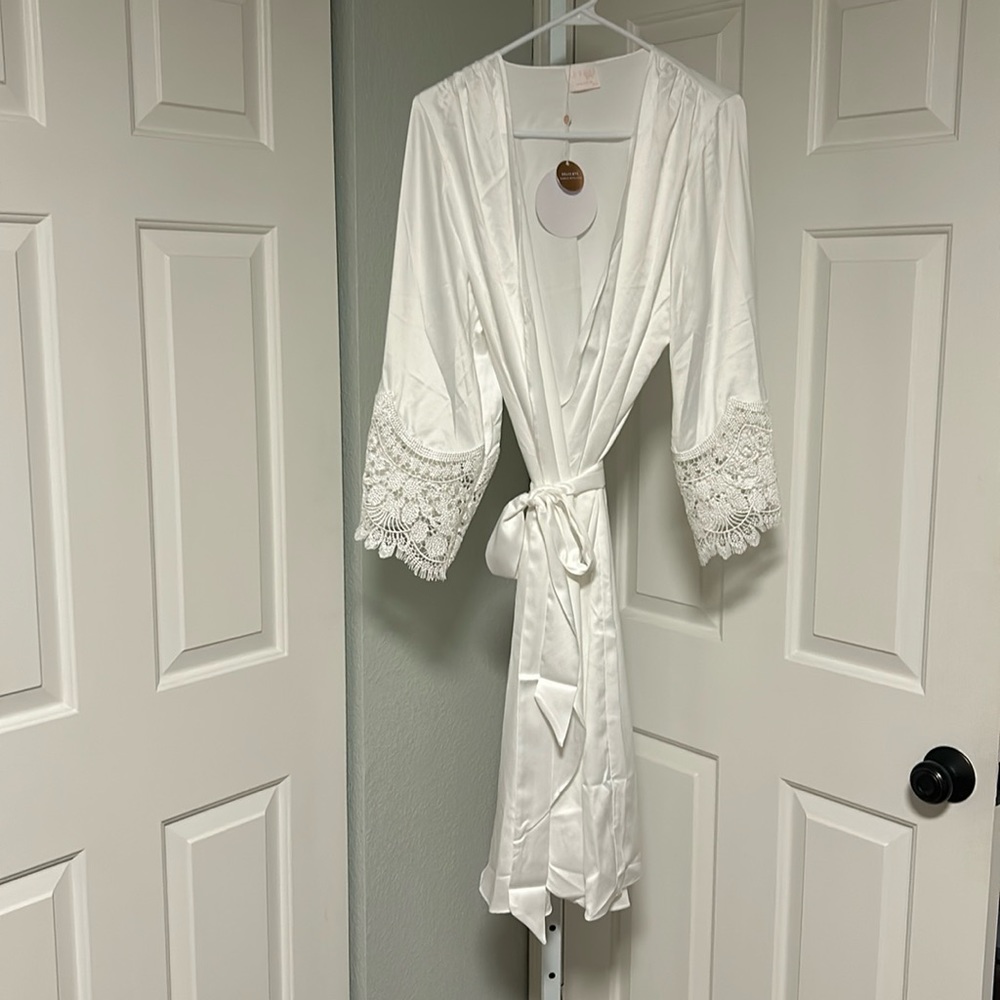 Le Rose Stories Bridal Robe